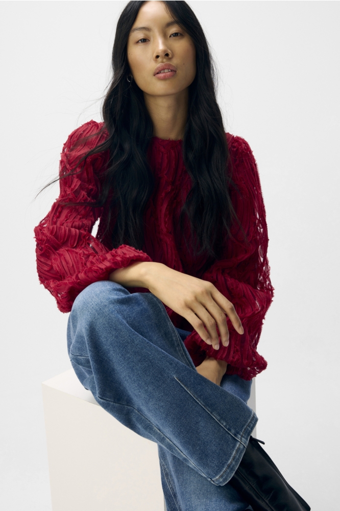 Object rode dames blouse | Model vooraanzicht