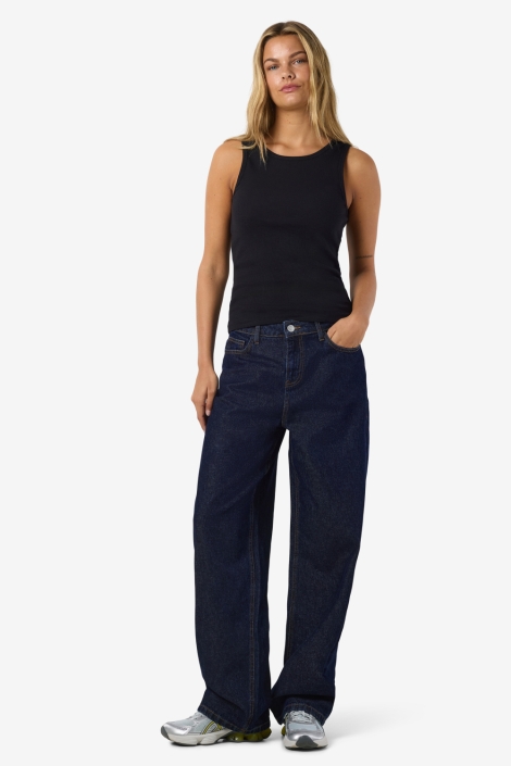 Noisy may zwarte dames top | Model vooraanzicht