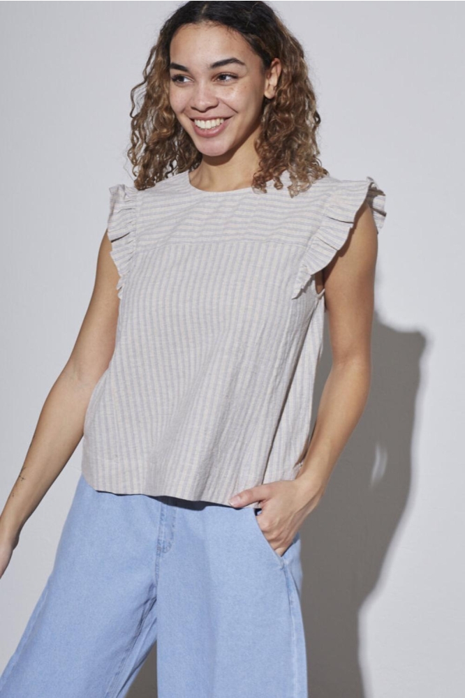 SisterS point beige dames top | Model vooraanzicht