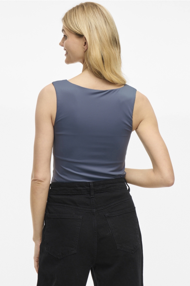 Vila blauwe dames top | Model achteraanzicht
