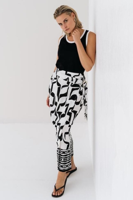Maicazz zwarte dames top | Model