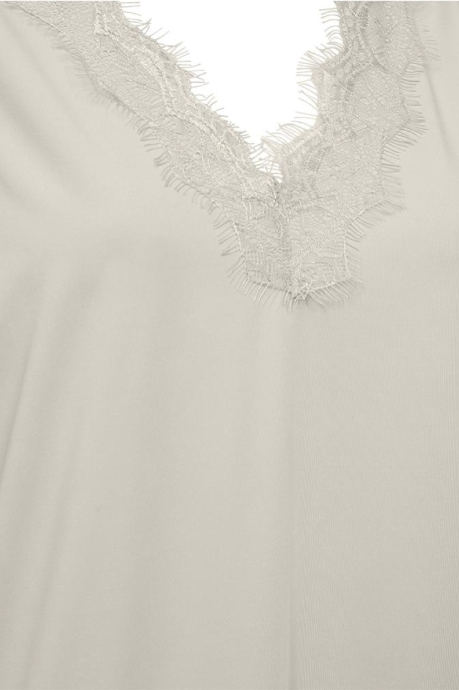 Freequent beige dames top | Close up