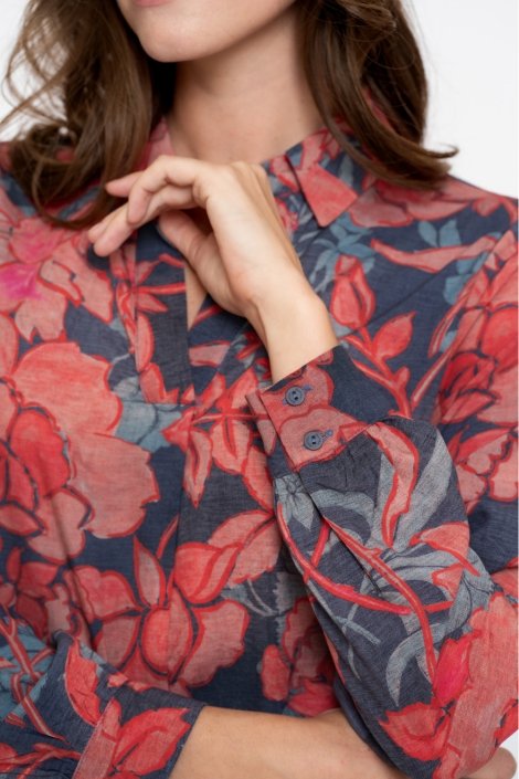 Geisha blauwe dames blouse | Close up