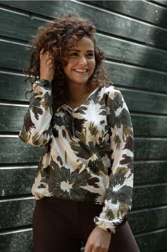 FOS Amsterdam groene dames blouse | Sfeerbeeld, In situatie