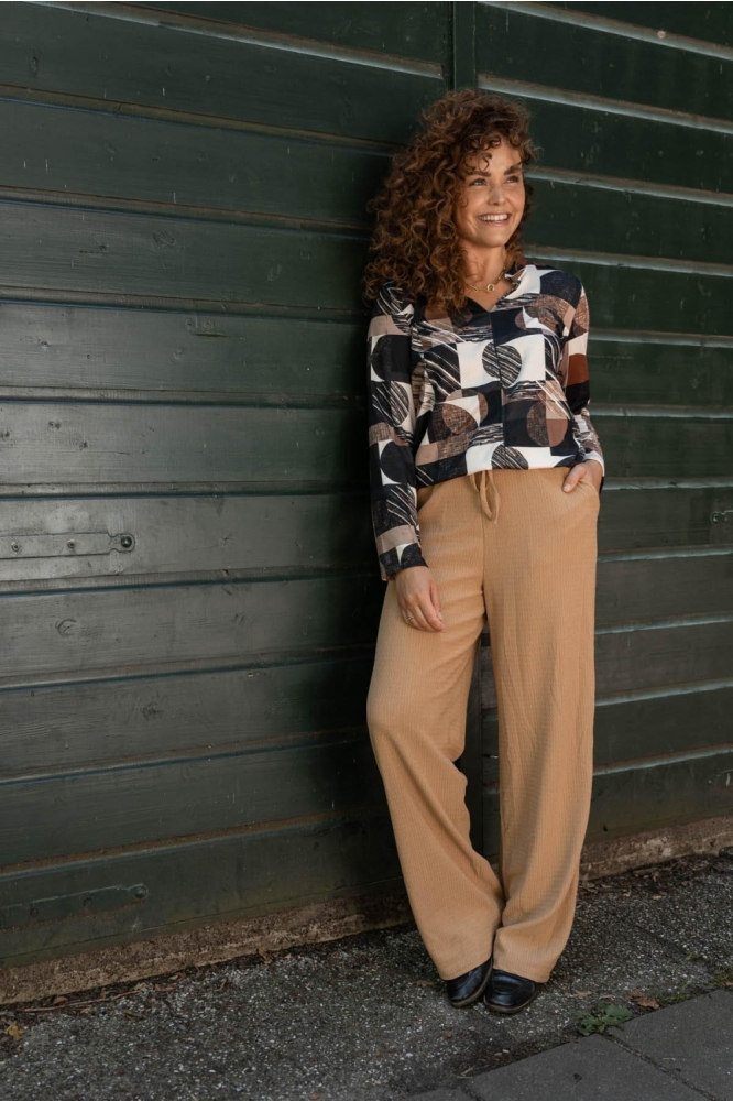 FOS Amsterdam bruine dames blouse | Model