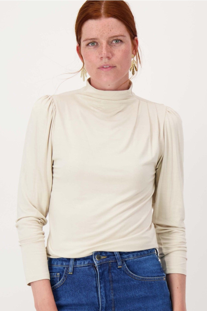 Zusss ecru dames t-shirt | Model vooraanzicht