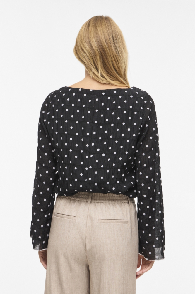 Vila zwarte dames blouse | Model achteraanzicht