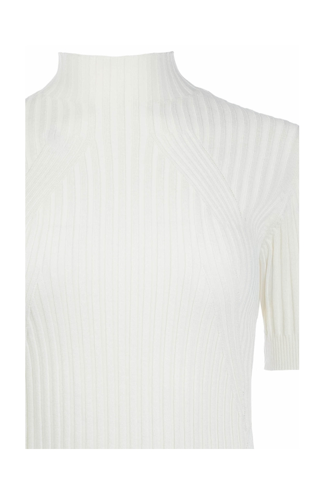 NED witte dames t-shirt | Close up