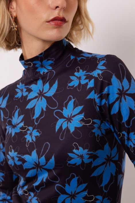 Fluresk blauwe dames top | Close up