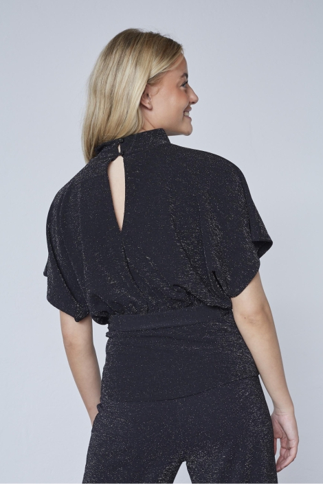 SisterS point zwarte dames blouse | Model achteraanzicht