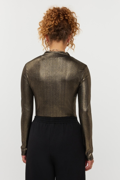 Ydence gouden dames t-shirt | Model achteraanzicht