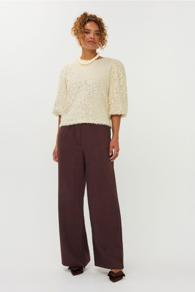 Ydence beige dames trui | Model vooraanzicht