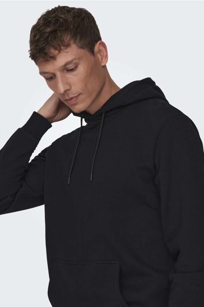 Only & Sons zwarte heren sweater | Model vooraanzicht