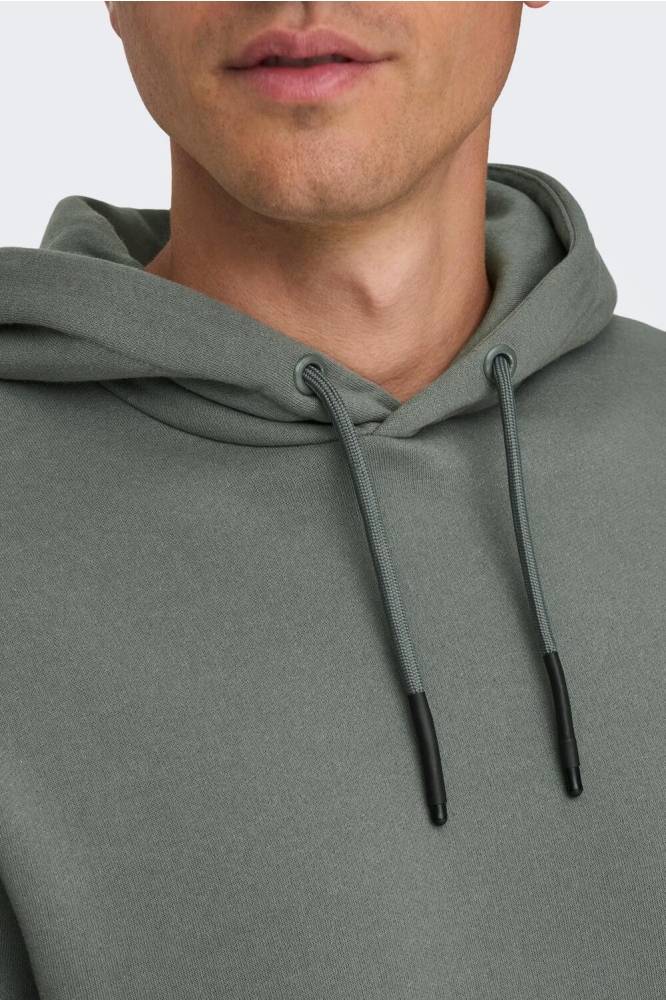 Only & Sons groene heren sweater | Close up