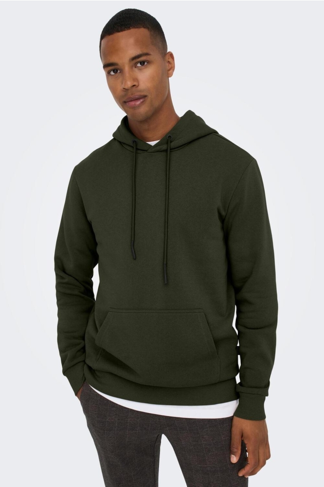 Only & Sons groene heren sweater | Model vooraanzicht