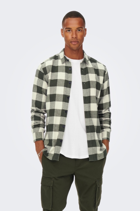 Only & Sons groene heren overhemd | Model vooraanzicht