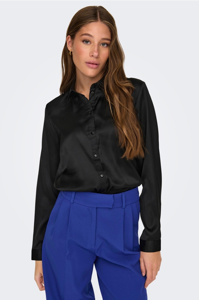 Jacqueline de Yong zwarte dames blouse | Model vooraanzicht