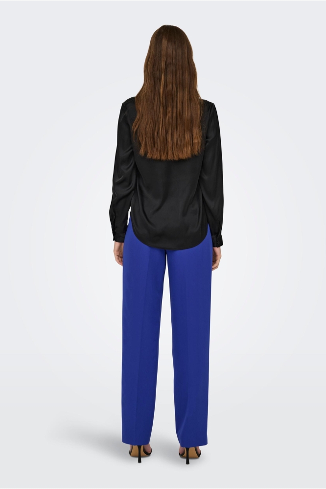 Jacqueline de Yong zwarte dames blouse | Model achteraanzicht