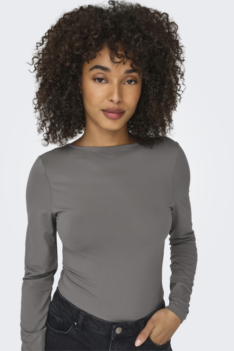 Only grijze dames t-shirt | Model vooraanzicht