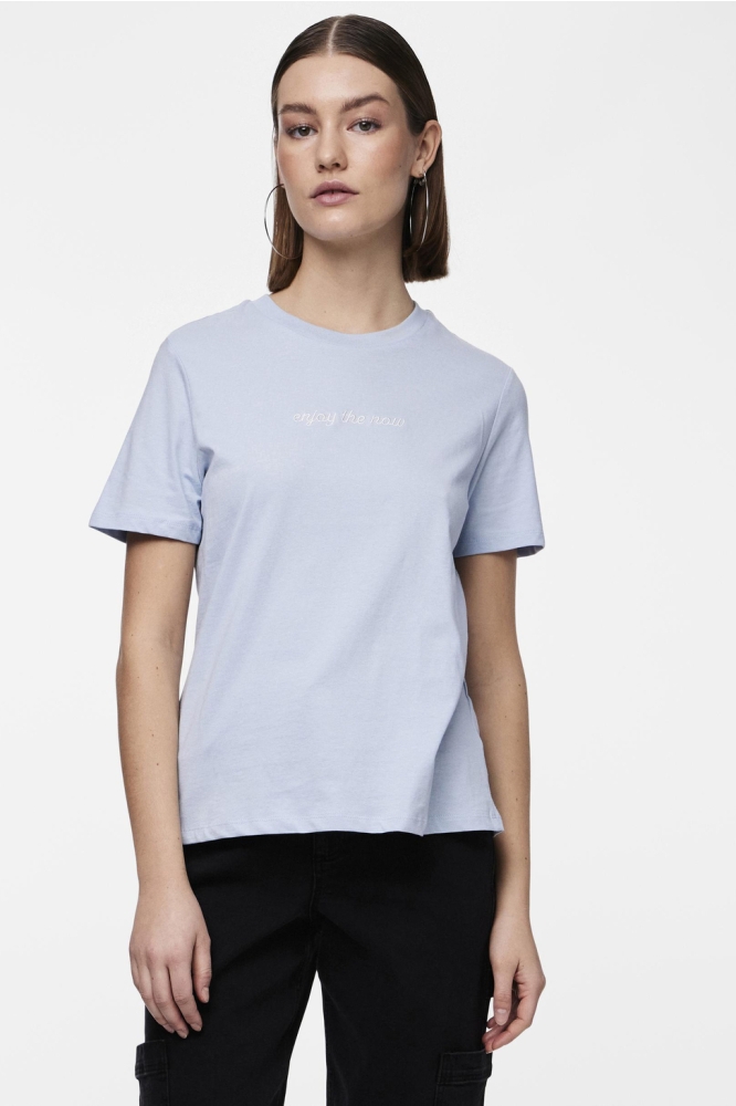 PCFRIA SS EMBRODERY TEE 17146200 Angel Falls/Enjoy the now