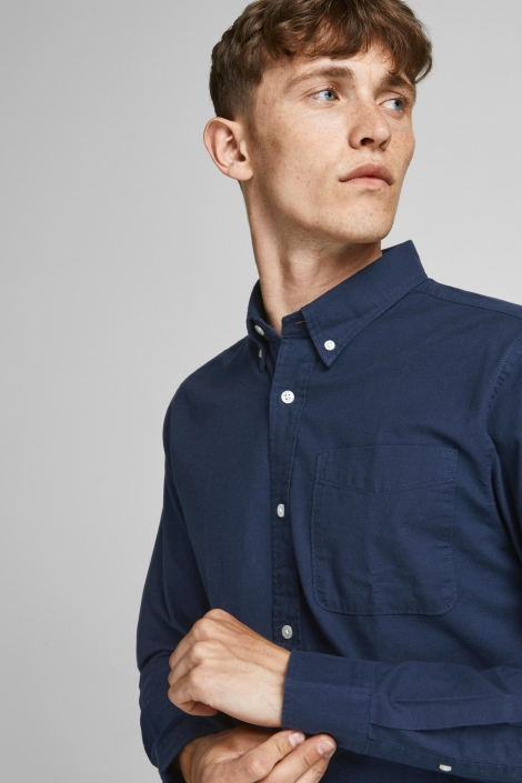 Jack & Jones blauwe heren overhemd | Model vooraanzicht