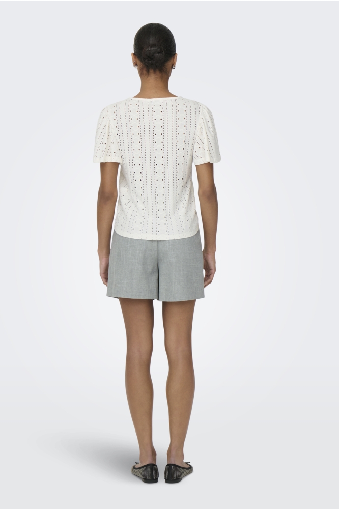 Only ecru dames t-shirt | Model achteraanzicht