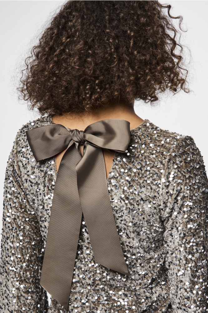 Pieces bruine dames t-shirt | Close up