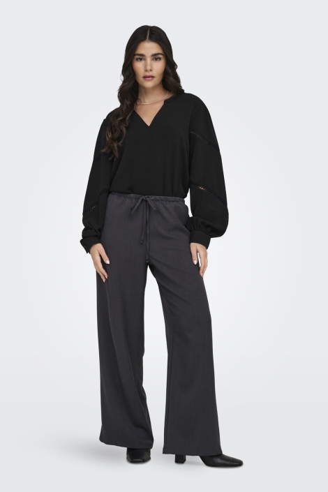 Jacqueline de Yong zwarte dames blouse | Model