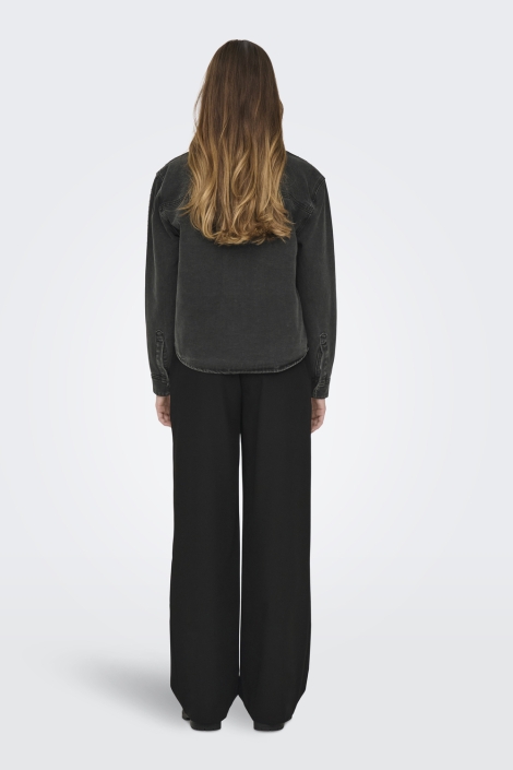 Jacqueline de Yong zwarte dames blouse | Model achteraanzicht