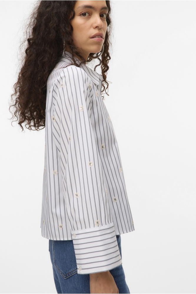 VMLEILA LS LOOSE SHORT SHIRT WVN 10321872 Snow White/Navy Blaze