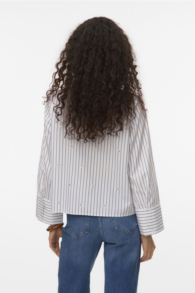 VMLEILA LS LOOSE SHORT SHIRT WVN 10321872 Snow White/Navy Blaze
