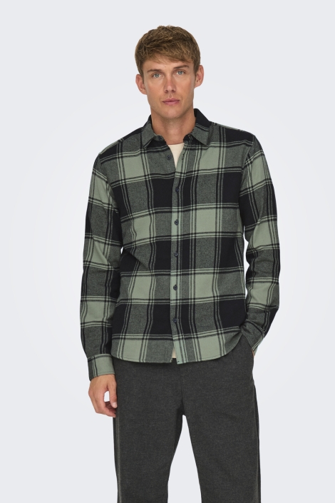 Only & Sons groene heren overhemd | Model vooraanzicht