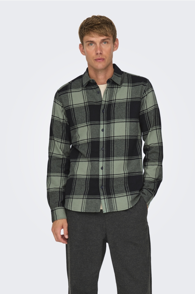 Only & Sons groene heren overhemd | Model vooraanzicht