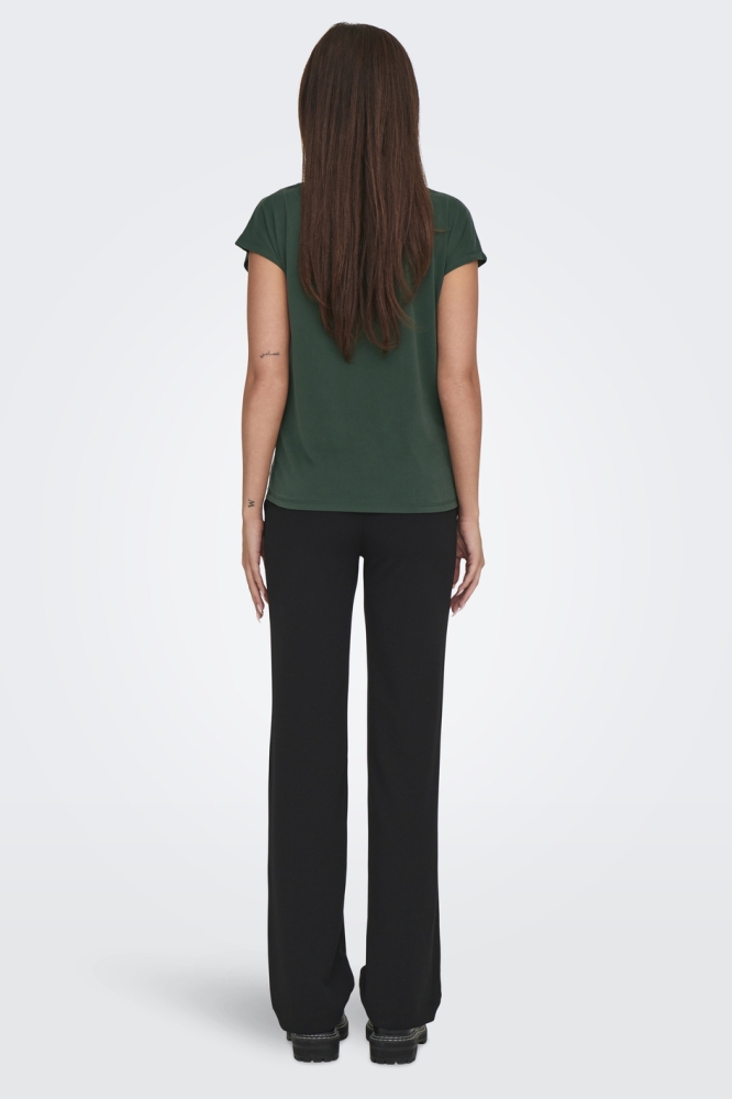 Only groene dames t-shirt | Model