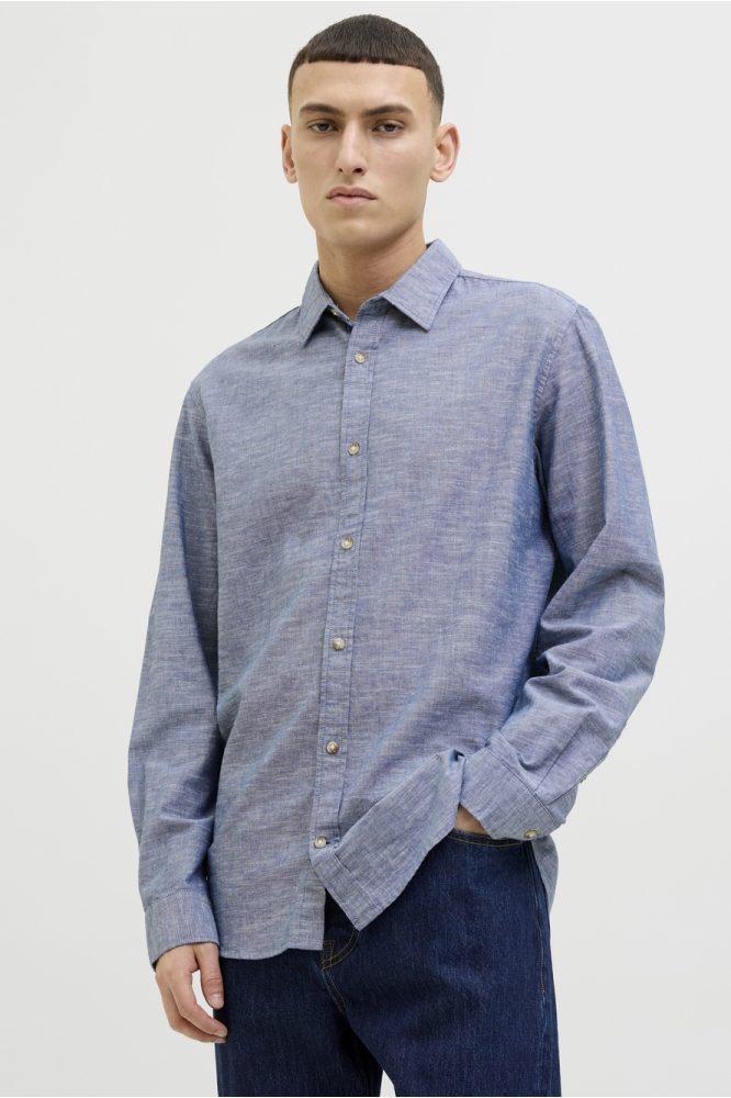 Jack & Jones blauwe heren overhemd | Model vooraanzicht