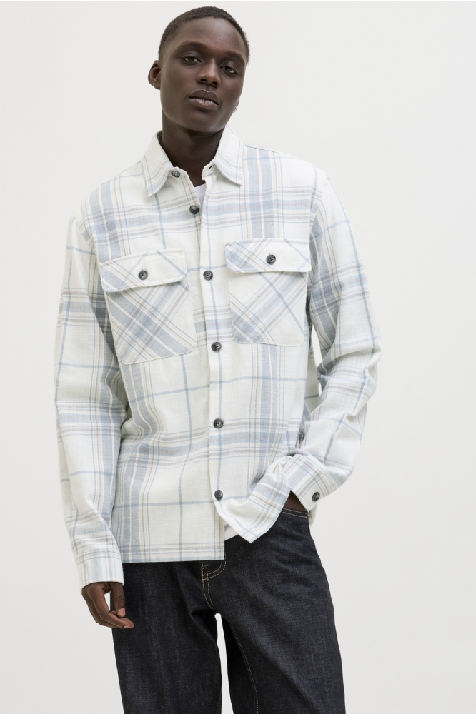 Jack & Jones blauwe heren overhemd | Model vooraanzicht