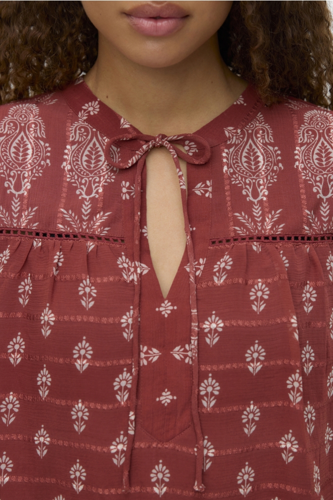 Vero Moda rode dames blouse | Close up