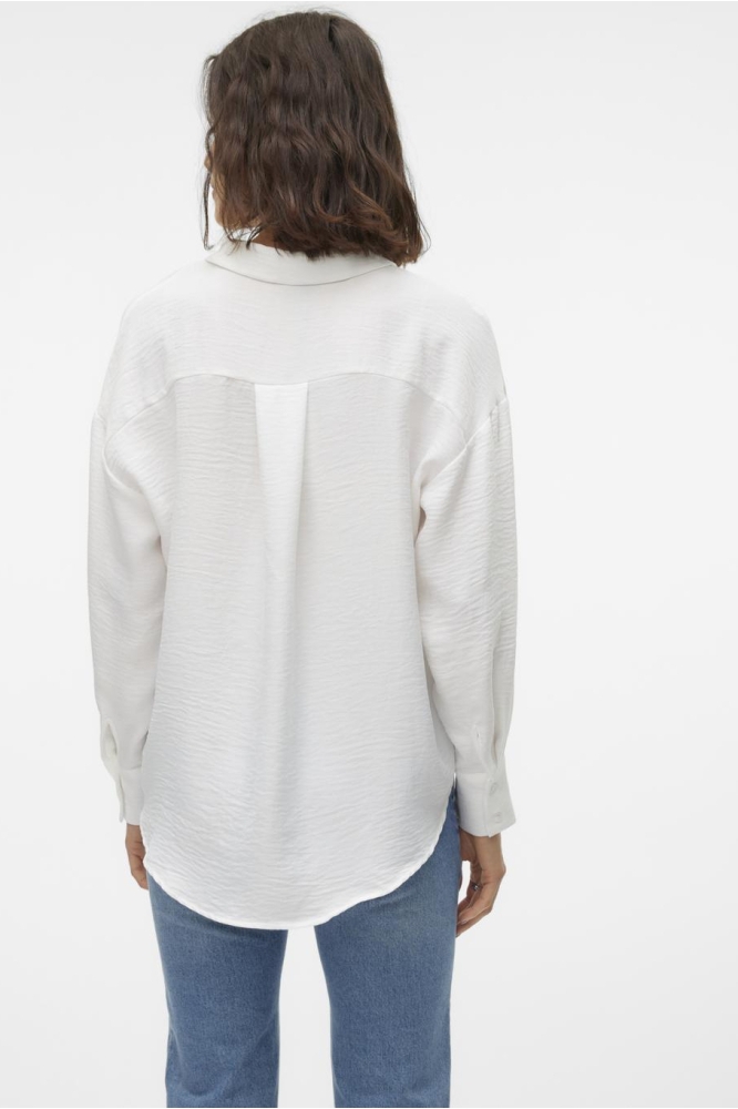 Vero Moda witte dames blouse | Model achteraanzicht