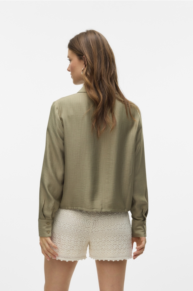 Vero Moda groene dames blouse | Model achteraanzicht