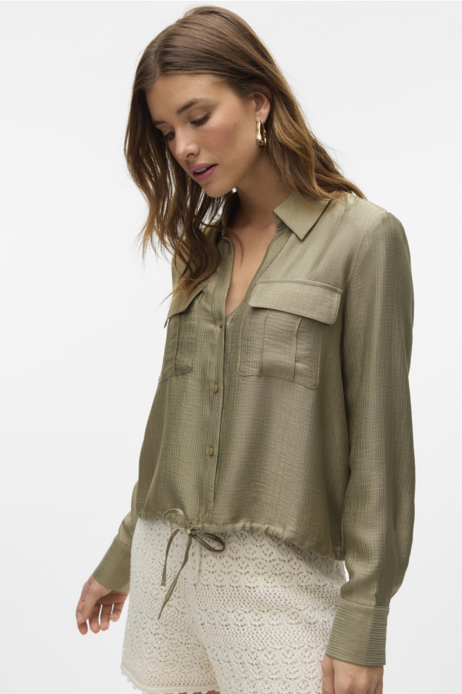 Vero Moda groene dames blouse | Model zijaanzicht