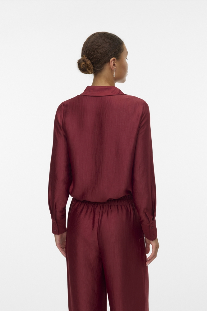 Vero Moda bordeaux dames blouse | Model achteraanzicht