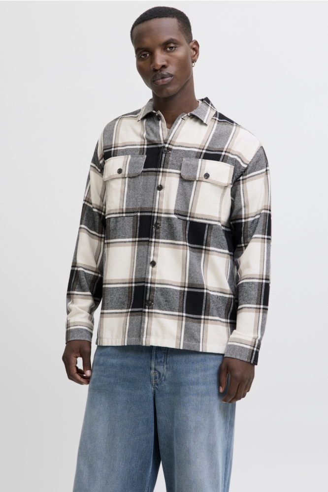Jack & Jones beige heren overhemd | Model vooraanzicht