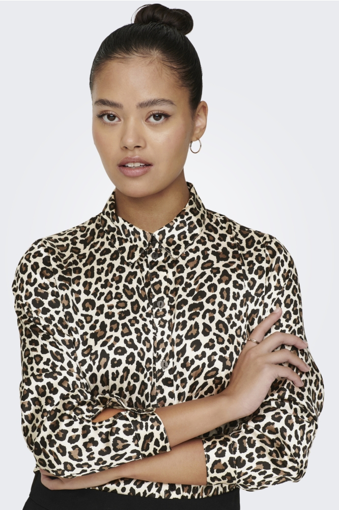 Jacqueline de Yong beige dames blouse | Model vooraanzicht
