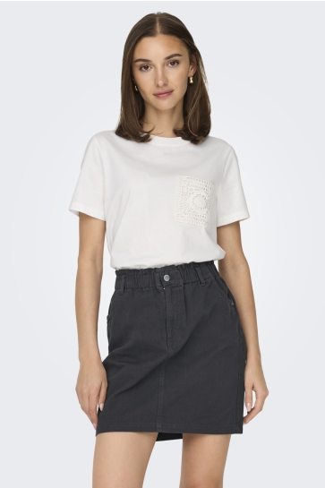Jacqueline de Yong T-shirt JDYSELMA S/S CROCHET POCKET TOP JRS 15322073 CLOUD DANCER