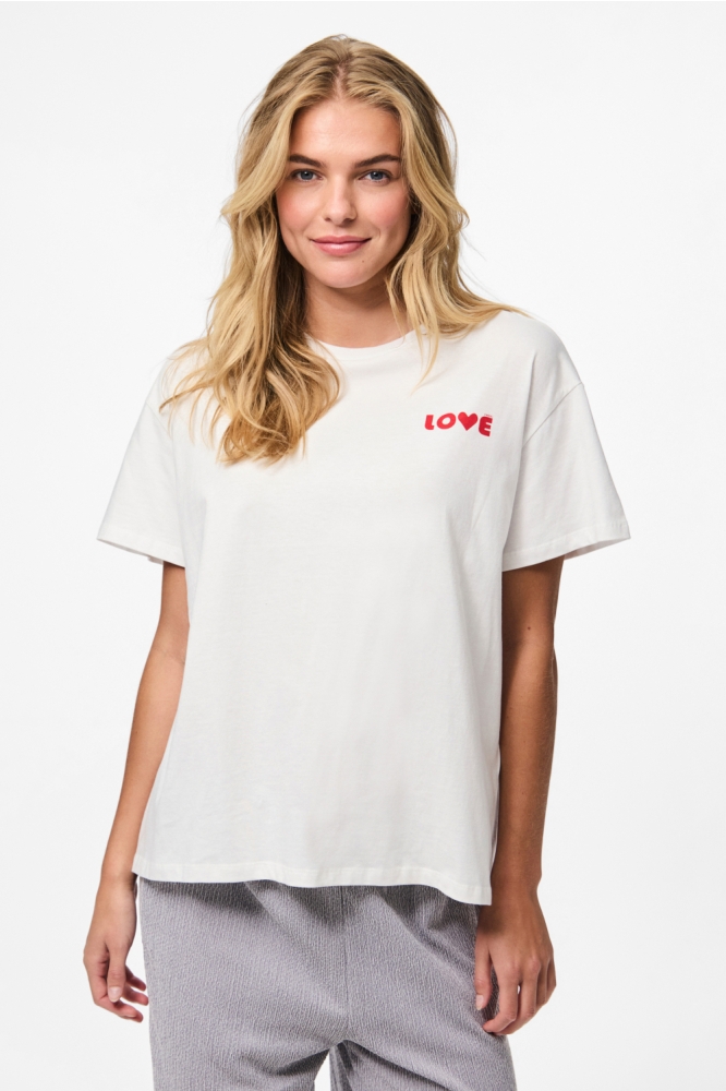 Pieces witte dames t-shirt | Model vooraanzicht