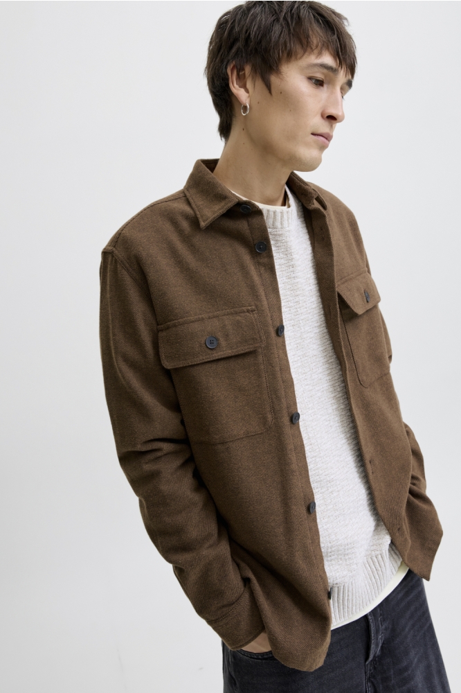 Jack & Jones bruine heren overhemd | Model vooraanzicht