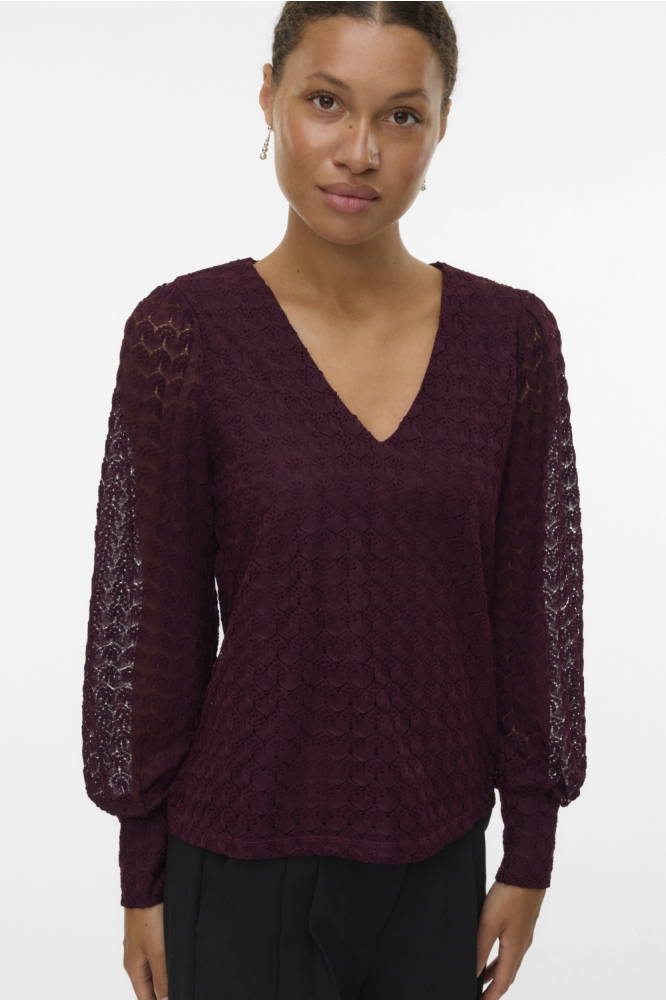 Vero Moda bordeaux dames t-shirt | Model vooraanzicht
