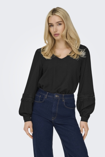 Jacqueline de Yong T-shirt JDYAYLA L/S LACE TOP WVN 15355276 BLACK