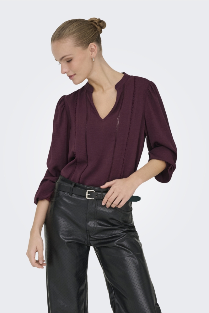 Jacqueline de Yong bordeaux dames blouse | Model vooraanzicht