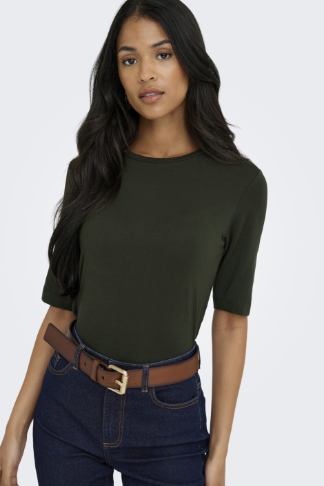 Jacqueline de Yong groene dames t-shirt | Model vooraanzicht